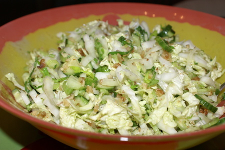 Фото к рецепту: Салат "зелёный" с орехами