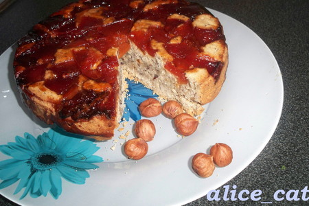 Фото к рецепту: Пряный айвово-ореховый пирог