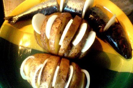 Ностальгическо-кризисноекономическая  гармошка- картошка + селедка  иваси