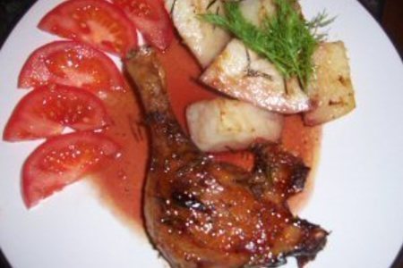 Фото к рецепту: Утиные ножки в ягодно-винном соусе