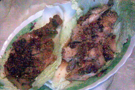Фото к рецепту: Куриный окорочок и рыбка в рубиновом маринаде .