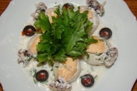Фото к рецепту: Каракатица фаршированная муссом из рыбы