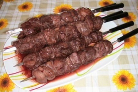 Фото к рецепту: Шашлык из баранины под кавказским соусом
