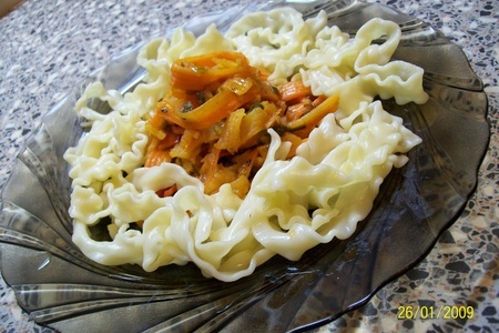 Фото к рецепту: Спагетти-волна с овощами