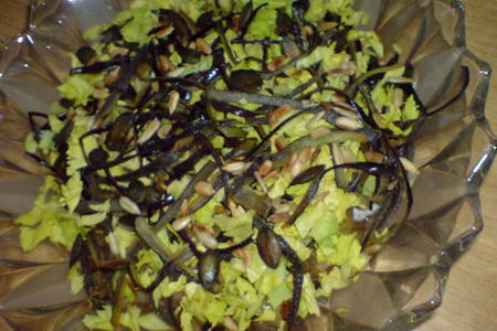 Фото к рецепту: Салат  из отварной рыбы и..баклажанов