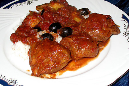 Пикантное мясо индейки с артишоками и оливками