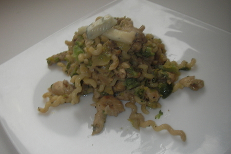 Фото к рецепту: Паста с белыми грибами и брюссельской капустой