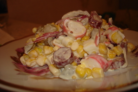 Фото к рецепту: Радужный салатик с кукурузой