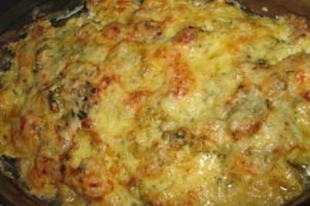 Фото к рецепту: Мясная запеканка с грибами и картошечкой "вкуснейшая"