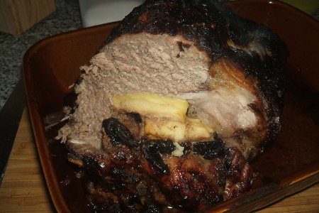 Фото к рецепту: Фаршированная свиная шея