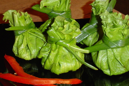 Фото к рецепту: Зелененькие мешочки с пикантной начинкой