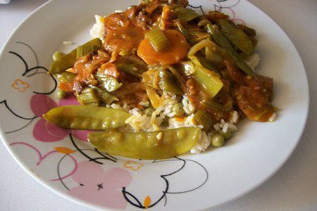 Фото к рецепту: Вкусные овощи с карри по-китайски