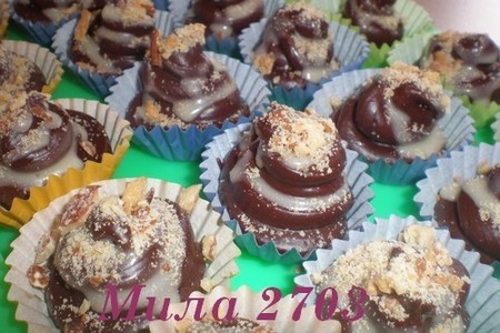 Фото к рецепту: Шоколадные конфеты «малиновый трюфель»