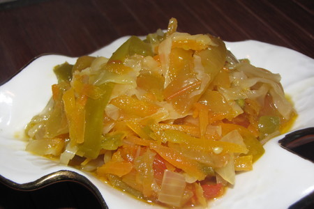 Фото к рецепту: Салат "балатонский" консервированный из зелёных помидор