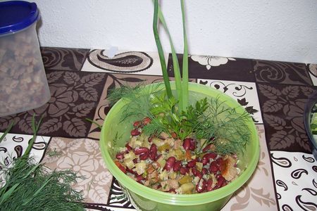 Фото к рецепту: Огуречный салат по-другому.