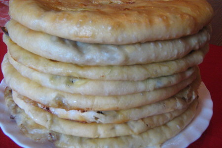 Фото к рецепту: Кубдари-хачапури с мясом