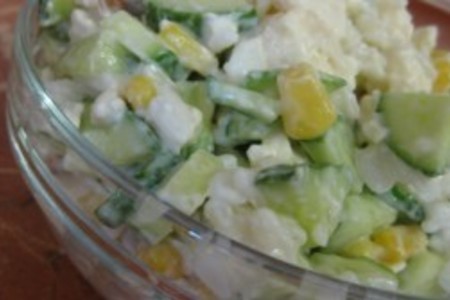 Фото к рецепту: Салат "яблоко в сырно-рисовом снегу"