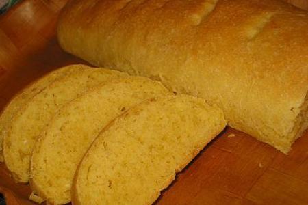 Фото к рецепту: Хлеб  с кукурузной мукой
