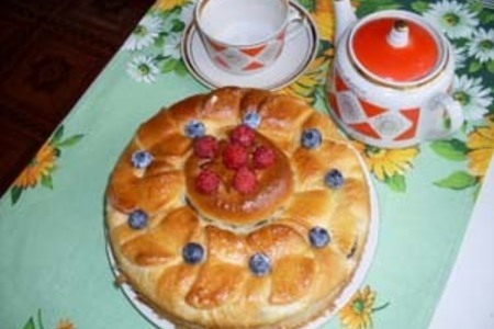 Фото к рецепту: Пирог с маком и изюмом