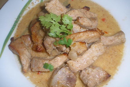 Фото к рецепту: Свинина, запеченная в хреново-горчичном соусе .