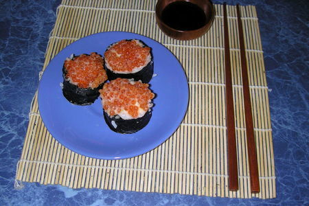 Фото к рецепту: Запеченые роллы (суши)