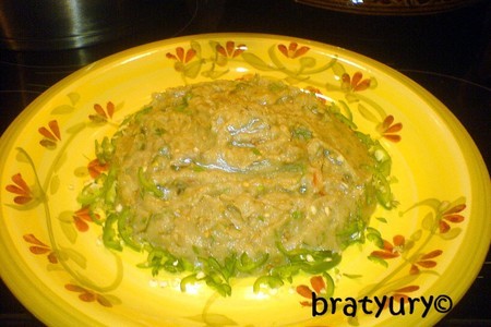 Фото к рецепту: Бабагануш (بابا غنوج) по-вегетариански, рецепт от тима мельцера - «schmeckt nicht, gibt's nicht»