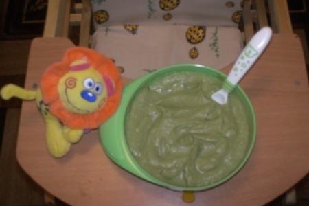 Фото к рецепту: Пюре из брокколи для малышей