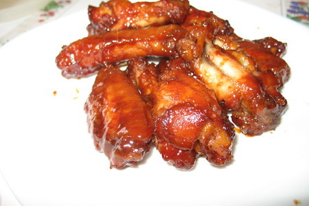 Фото к рецепту: Куриные крылья в соево-чесночном маринаде