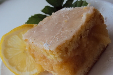 Фото к рецепту: Лимонно-яблочный пирог (manzanitas)