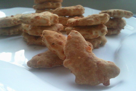 Фото к рецепту: Сырное печенье "микро :) бабочки"