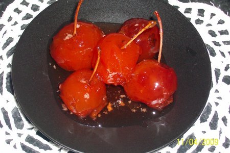 Фото к рецепту: Варенье из райских яблок.