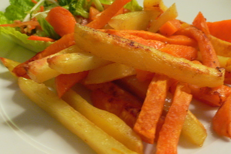 Фото к рецепту: Пикантная картошка ( pommes frites)