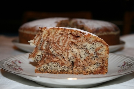 Фото к рецепту: Постный пирог с маком и лимоном