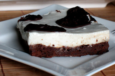 Фото к рецепту: Шоколадно-молочное пирожное "зорька"