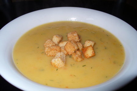 Фото к рецепту: Картофельный суп-пюре