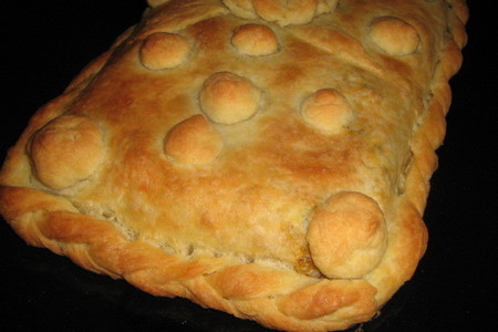 Фото к рецепту: Пирог с печенью и гречневой кашей.