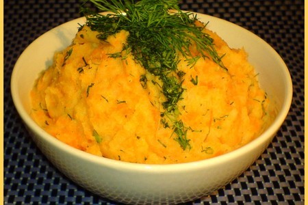 Фото к рецепту: Картофельно-морковное // гарнир