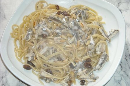 Фото к рецепту: Pasta con aliciе" паста с анчоусами"