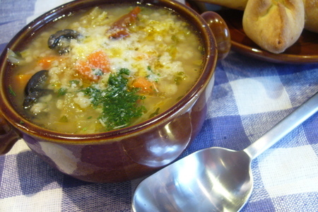 Фото к рецепту: Густой овощной суп с перловкой