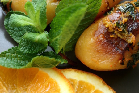 Фото к рецепту: Апельсиново-мятный картофель