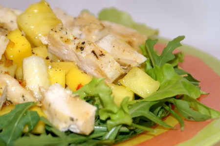 Фото к рецепту: Фруктовый салат с курицей