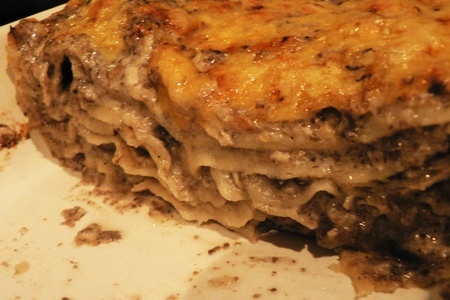 Фото к рецепту: Лазанья с грибами под соусом бешамель