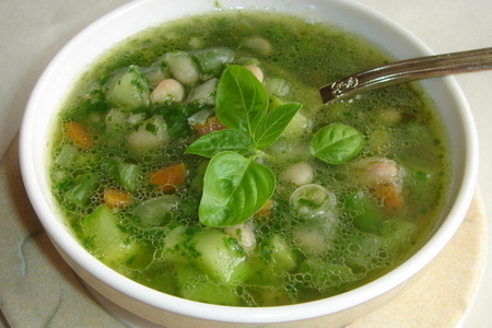 Фото к рецепту: Зеленый суп а-ля минестроне