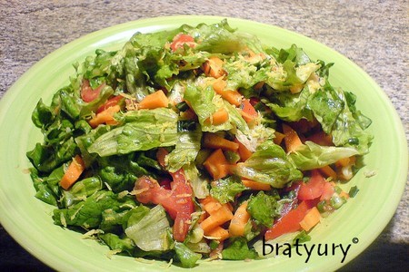 Фото к рецепту: Весенний салат со сладким винегретом