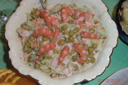 Фото к рецепту: Салат с креветками "пятиминутка"