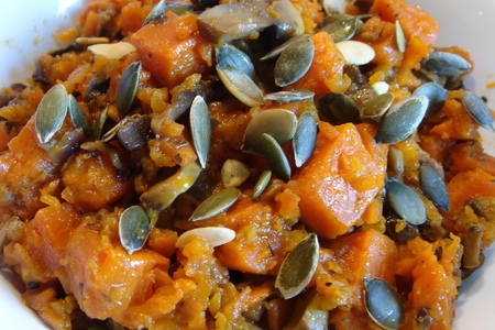 Фото к рецепту: Сочное овощное рагу из тыквы с грибами