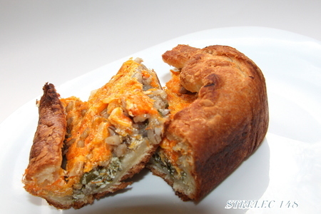 Фото к рецепту: Пирог вегетарианский с тыквой, перловкой и шпинатом.