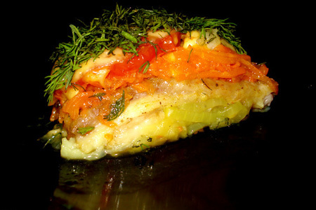 Фото к рецепту: Пангасиус запеченный с овощами