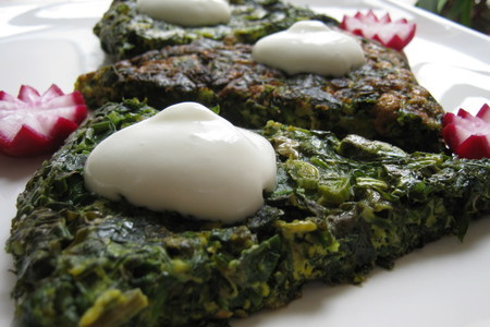 Фото к рецепту: Омлет  "зелёный" - витаминный завтрак,обед,ужин!