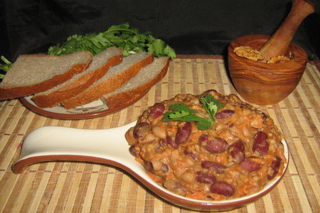 Фото к рецепту: Закуска из фасоли в грузинском стиле.